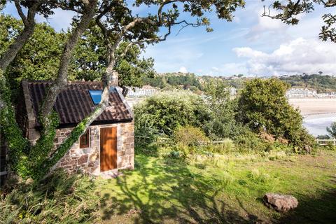 Le Chemin De Creux, St. Brelade, Jersey, JE3