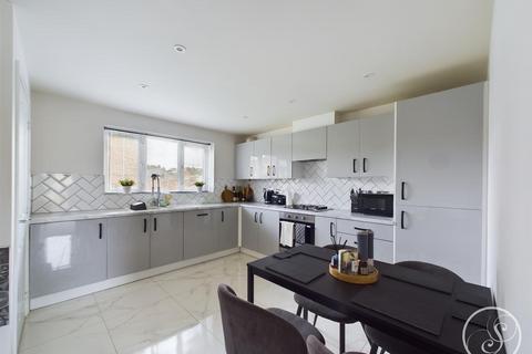 16 Blencarn Drive, Seacroft, Leeds, LS14 6ZF
