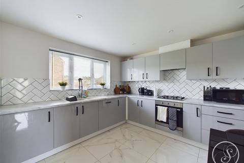 16 Blencarn Drive, Seacroft, Leeds, LS14 6ZF