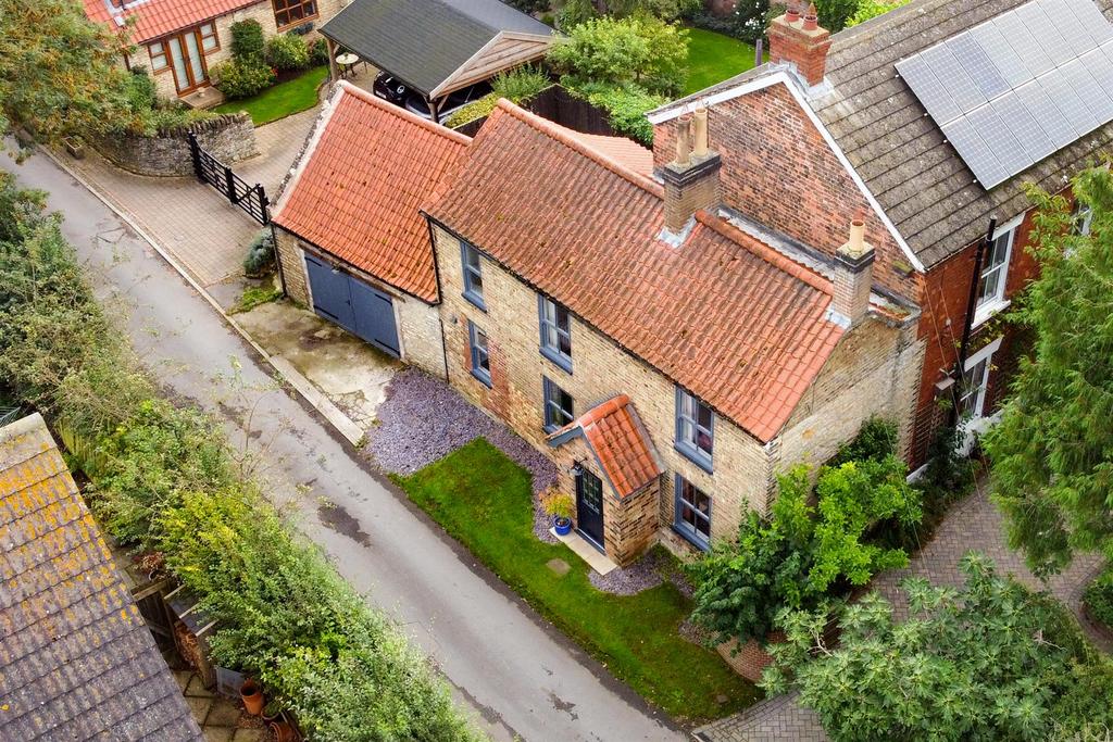 Todds Lane, Ellerker, Brough 2 bed semidetached house £345,000