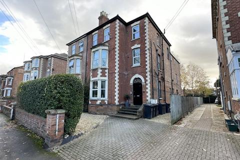 Flat C, 48 Weston Road, Gloucester, GL1 5AX