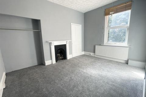 Flat C, 48 Weston Road, Gloucester, GL1 5AX