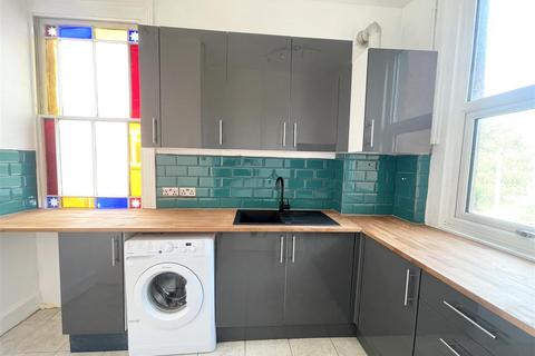 Flat C, 48 Weston Road, Gloucester, GL1 5AX