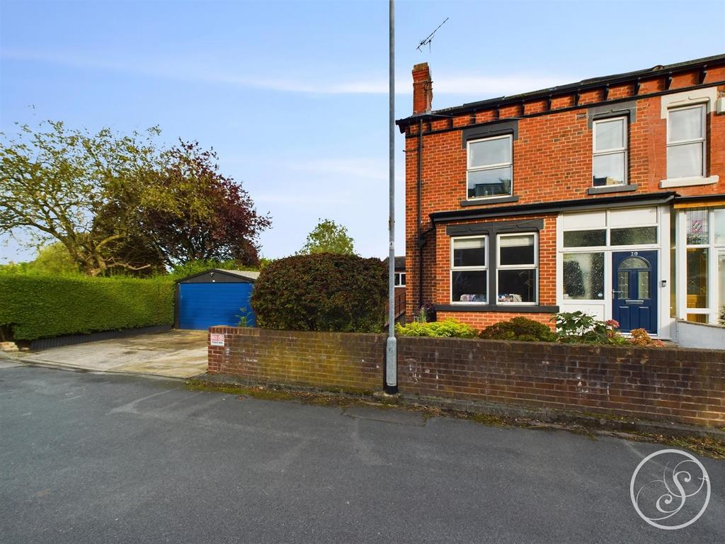 The Avenue, Crossgates, Leeds 6 bed semidetached house for sale £475,000
