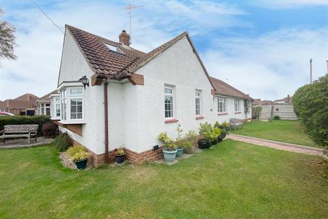 4 bedroom detached bungalow for sale - Rothesay Close, Worthing