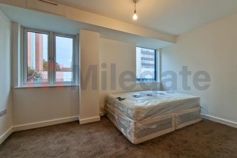 1 bedroom flat to rent, St. Edwards Way, Romford RM1