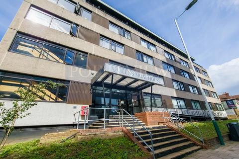 1 bedroom flat to rent, St. Edwards Way, Romford RM1