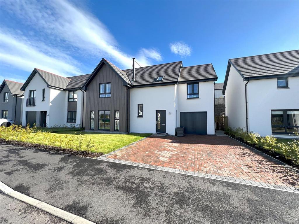 17 Sorley Avenue, Dornoch, Sutherland... 4 bed detached house £380,000