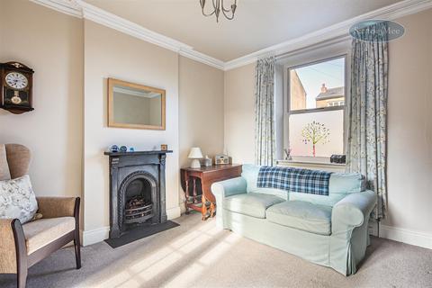121 Carr Road, Sheffield, S6 2WY