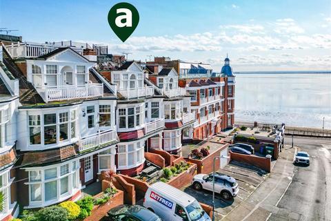 2 bedroom apartment for sale, PALMEIRA AVENUE, Westcliff-On-Sea