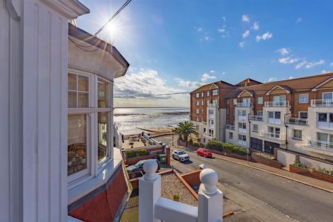 2 bedroom apartment for sale, PALMEIRA AVENUE, Westcliff-On-Sea