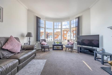 2 bedroom apartment for sale, PALMEIRA AVENUE, Westcliff-On-Sea