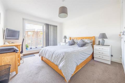 2 bedroom apartment for sale, PALMEIRA AVENUE, Westcliff-On-Sea