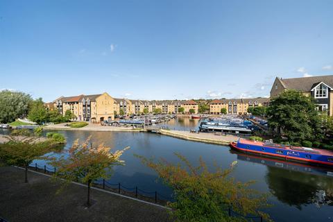 2 bedroom apartment for sale, Longman Court, Stationers Place, Apsley, Hertfordshire, HP3 9RS