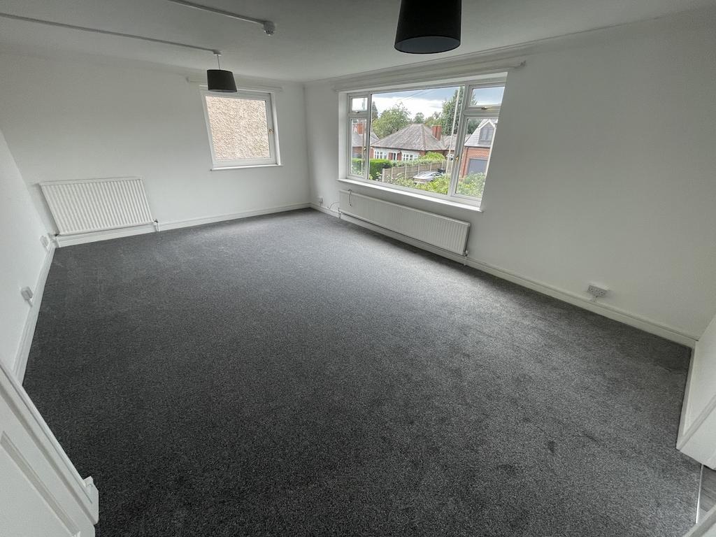 WOLLASTON Gladstone Road 2 bed apartment £750 pcm (£173 pw)