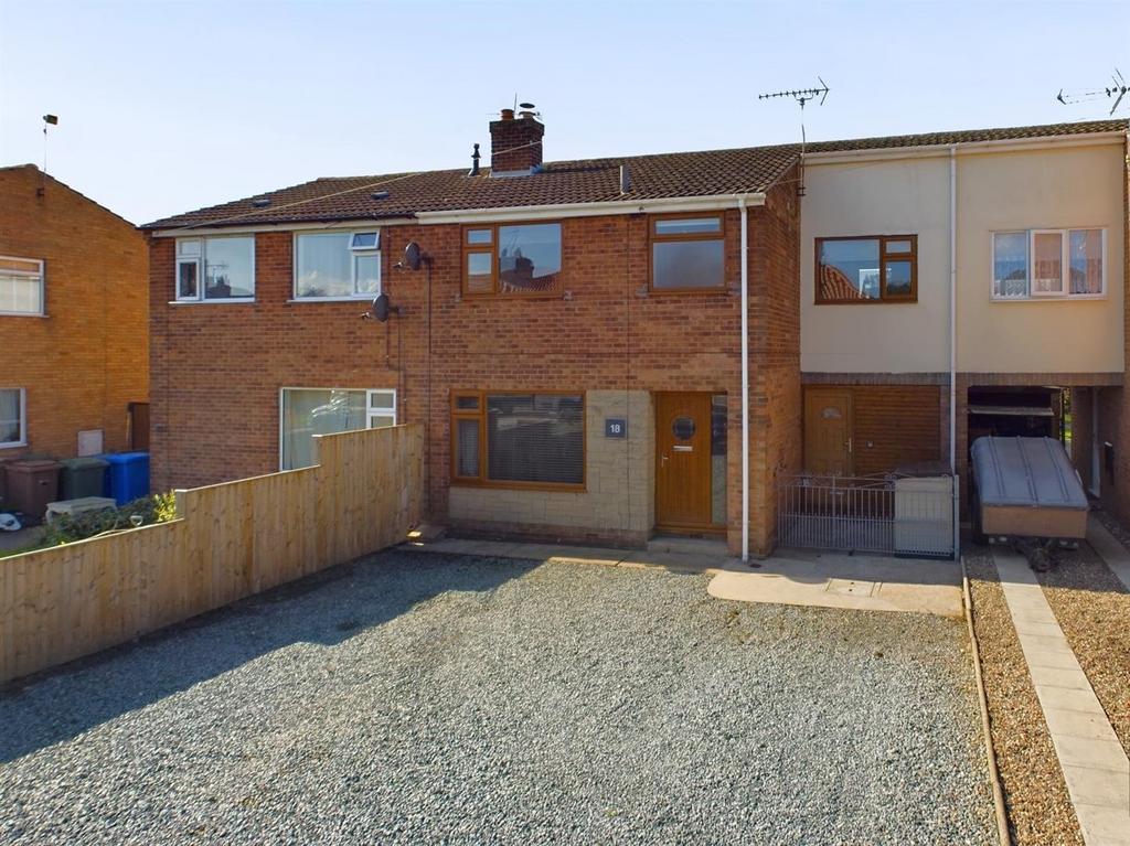Mount Pleasant Road, North Frodingham, Driffield 4 bed terraced house