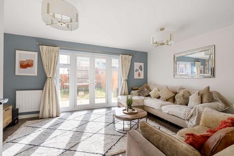 3 Sun Marsh Way, Gravesend, DA12 2FE
