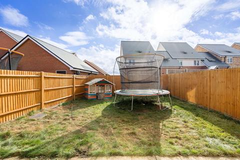 3 Sun Marsh Way, Gravesend, DA12 2FE