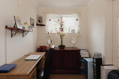 1 bedroom retirement property for sale, Wray Park Road, Reigate