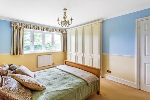 17 Ten Acres, Fetcham, Leatherhead, KT22 9XQ