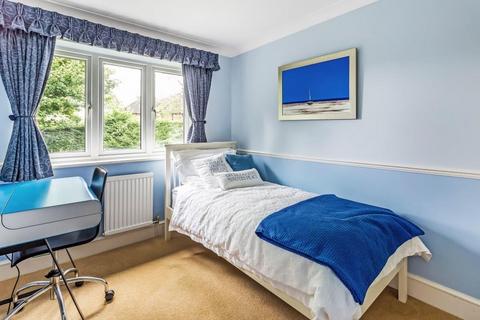 17 Ten Acres, Fetcham, Leatherhead, KT22 9XQ