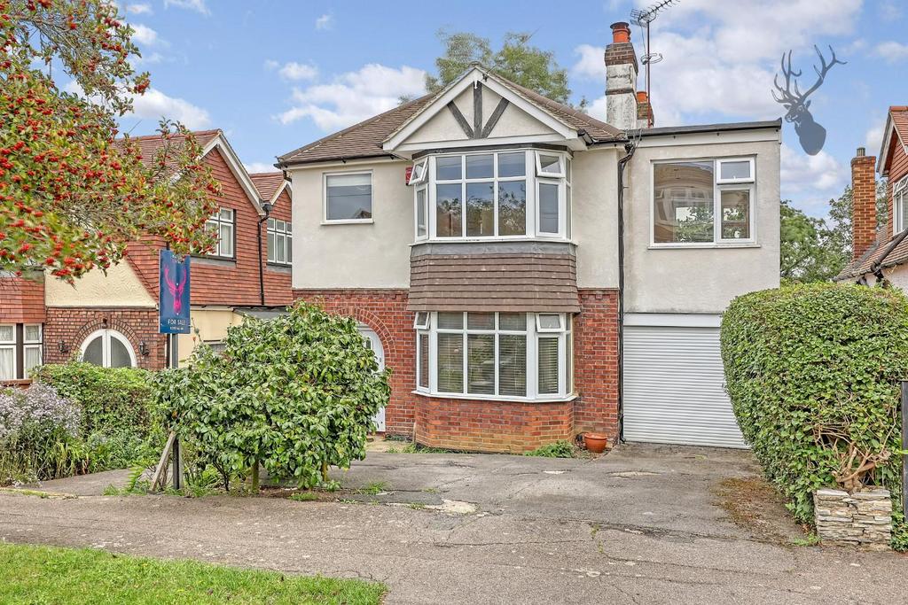 Dukes Avenue, Theydon Bois, Epping 4 bed detached house £950,000