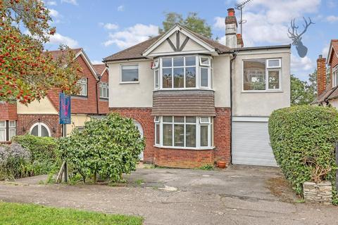 16 Dukes Avenue, Theydon Bois, Epping, CM16 7HE