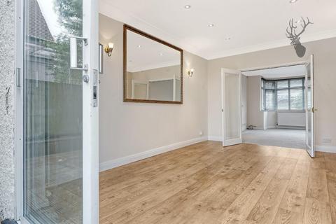 16 Dukes Avenue, Theydon Bois, Epping, CM16 7HE