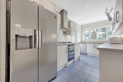 16 Dukes Avenue, Theydon Bois, Epping, CM16 7HE