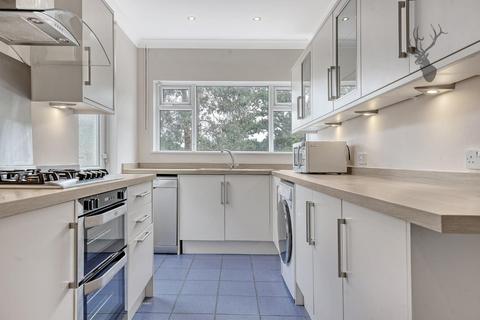 16 Dukes Avenue, Theydon Bois, Epping, CM16 7HE