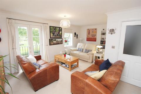 2 Allington Circle, Kingsmead, Milton Keynes, MK4 4EE