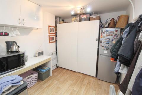 2 Allington Circle, Kingsmead, Milton Keynes, MK4 4EE