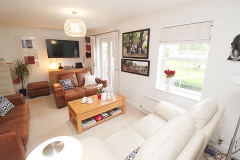 2 Allington Circle, Kingsmead, Milton Keynes, MK4 4EE