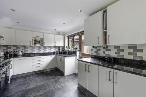 5 Wootton Close, Epsom, KT18 5LD