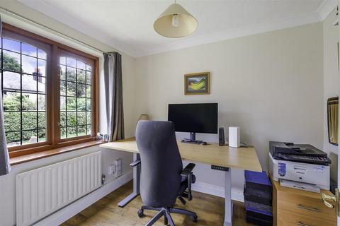 5 Wootton Close, Epsom, KT18 5LD