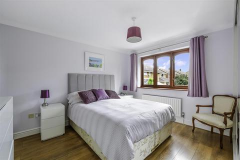 5 Wootton Close, Epsom, KT18 5LD
