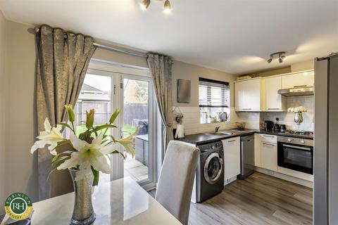 3 bedroom semi-detached house for sale, Sargeson Road, Armthorpe, Doncaster