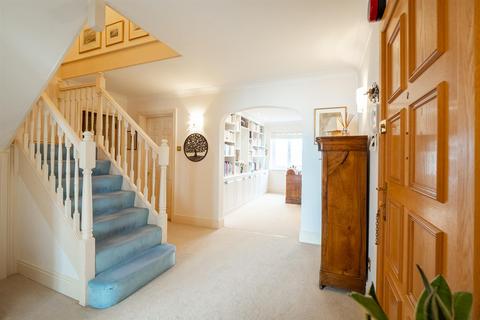 24 Carlton Leas, Folkestone, CT20 2DJ