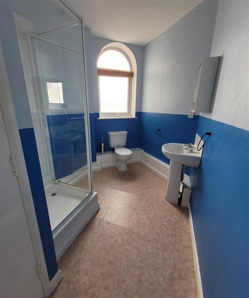 1 Span Shower Room.jpg