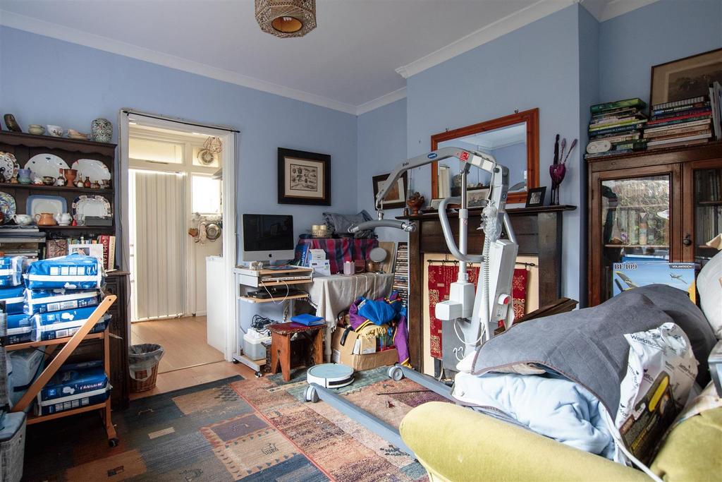 Hillside Road, Wellingborough 3 bed house for sale £219,995