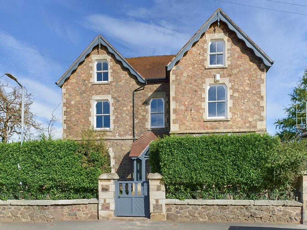 Victoria Park Road, Malvern 5 bed detached house for sale £800,000