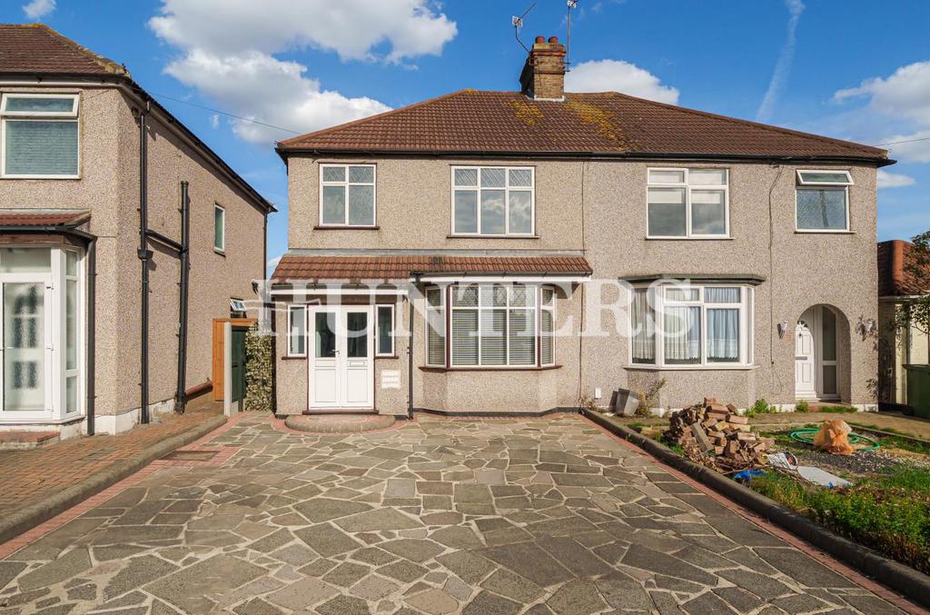 Upper Rainham Road, Hornchurch 3 bed house for sale £475,000