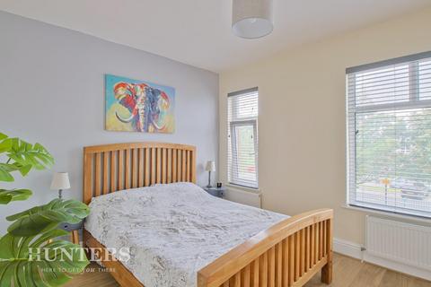 56 Lyndhurst Road, Oldham, OL8 4JG