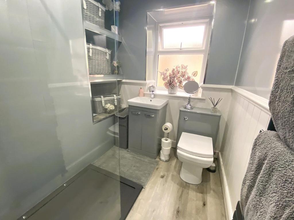 Shower 1.JPG