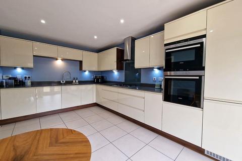 13 Broad Meadow, Leonard Stanley, Stonehouse, GL10 3PG
