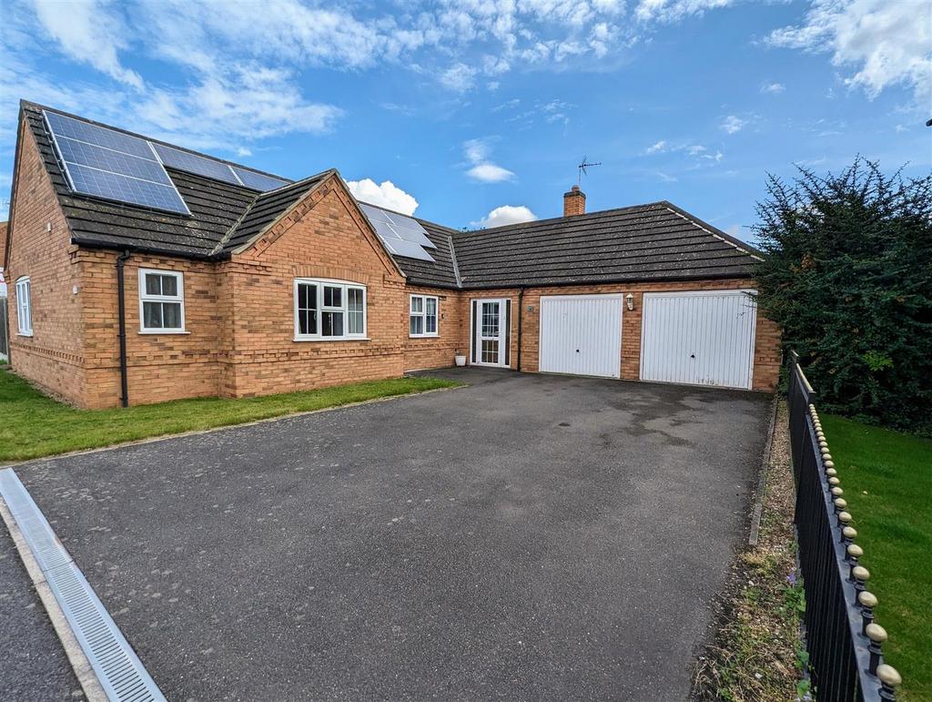 Church Lane, Balderton, Newark 3 bed detached bungalow for sale £400,000