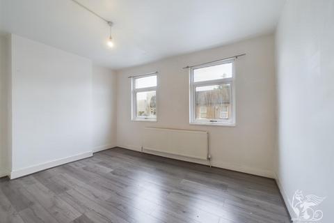 3 bedroom terraced house for sale - Angle Road, Grays