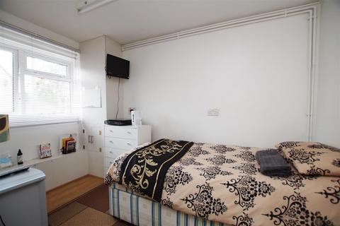 2 Godolphin Close, Freshbrook, Swindon, SN5 8RL