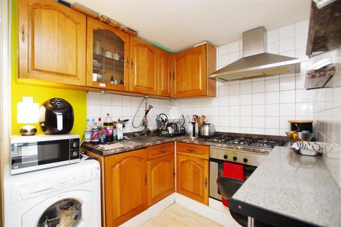 2 Godolphin Close, Freshbrook, Swindon, SN5 8RL