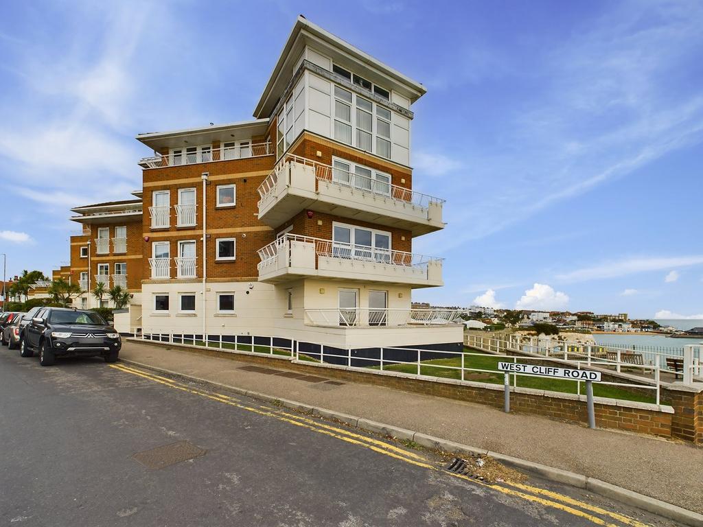 West Cliff Road, Broadstairs, CT10 2 bed flat for sale £495,000